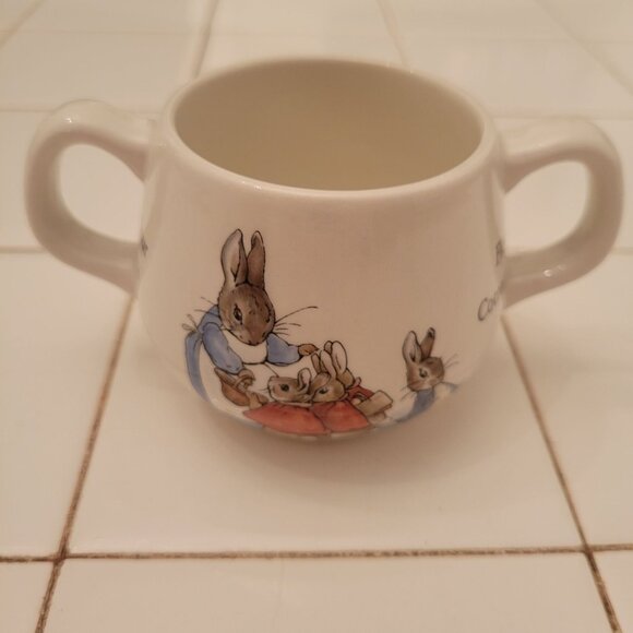 Vintage Wedgwood Peter Rabbit Baby Cup 2 Handles Beatrix Potter Nursery England‎ - Picture 1 of 8